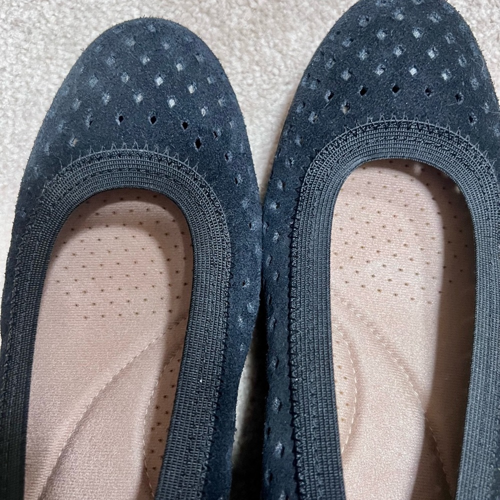 Never worn black Clarks wedge loafer - Picture 5 of 5